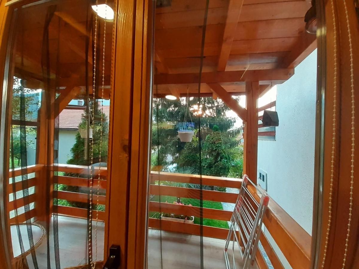 Obiteljski Apartman Borovi Visoko Zewnętrze zdjęcie